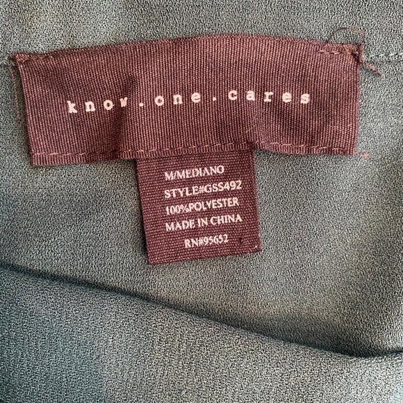 Wrap around long green skirt, adjustable waist. - Picture 4 of 5